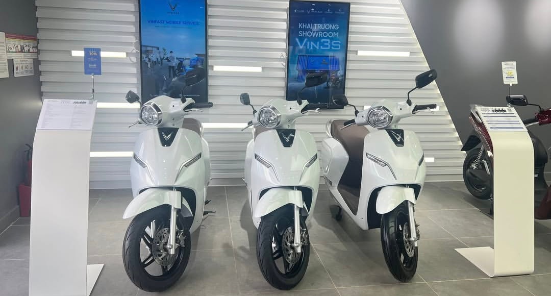 Cocok Buat Cewek-cewek, Motor Listrik VinFast Klara A2 Desain Feminim, Classy, Harganya Dibanderol Segini