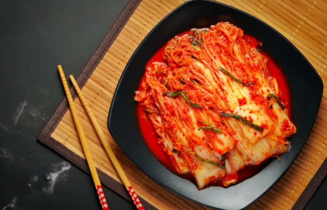 Kimchi Dapat Mencegah Kanker? Simak Beberapa Manfaatnya Yang Sayang Untuk Dilewatkan 
