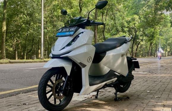 Minimal Tembus 100 Km & Nyaman, Berikut 7 Motor Listrik yang Bisa Untuk Mudik Paling Layak dibeli di 2026