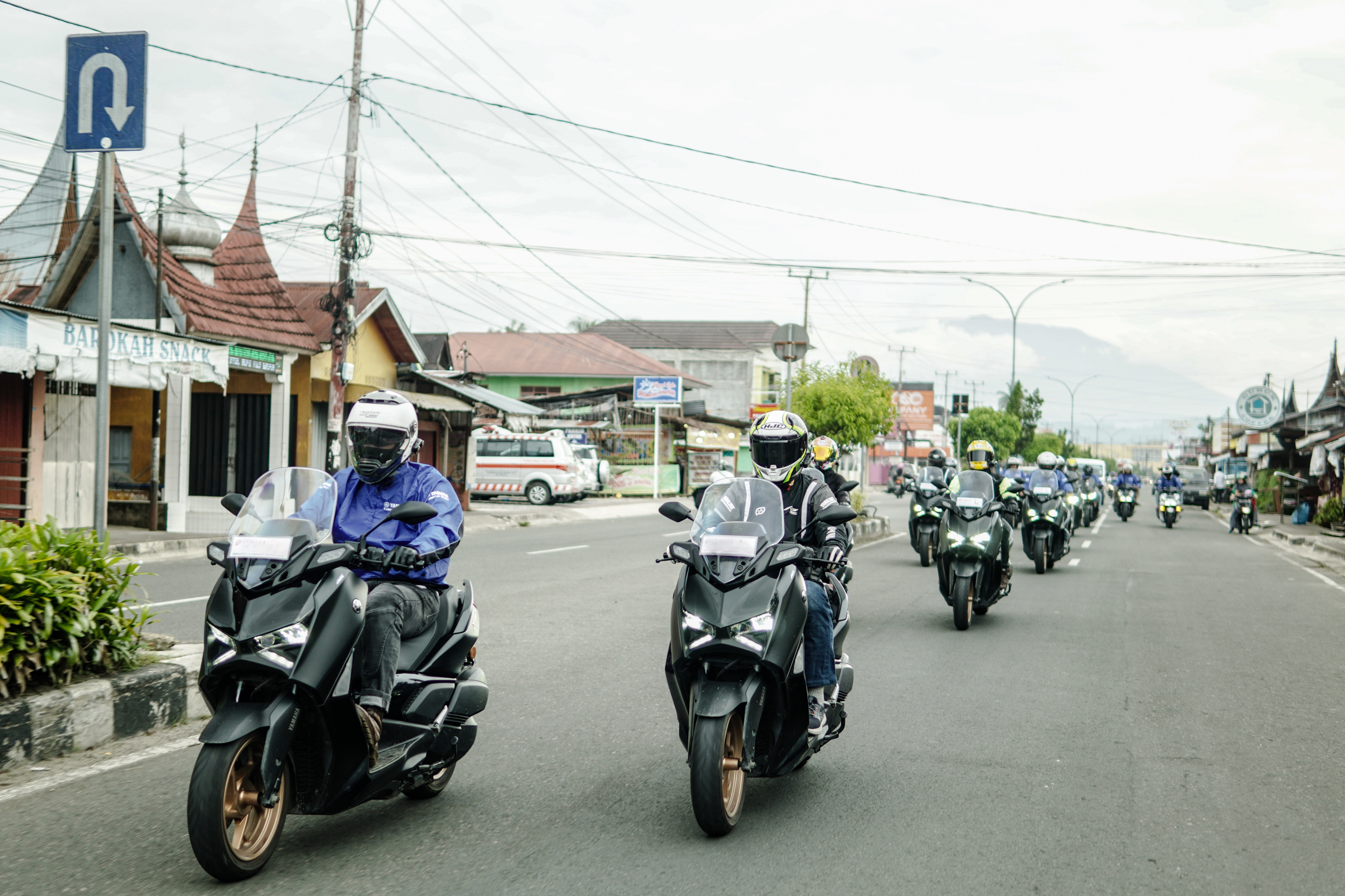 Usai Taklukan Jalur Sabang – Medan, Rombongan Touring XMAX Connected Lanjutkan Eksplorasi Pesona Tanah Minang 