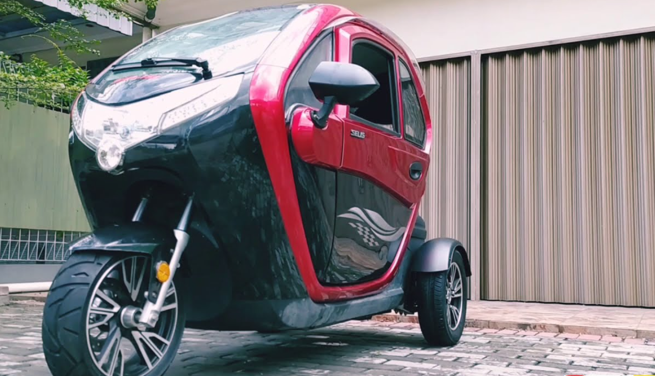 Kredit Motor LIstrik Roda Tiga Selis New Balis, Angsuran Cuman 1 Jutaan Aman dari Hujan dan Panas di Perkotaan