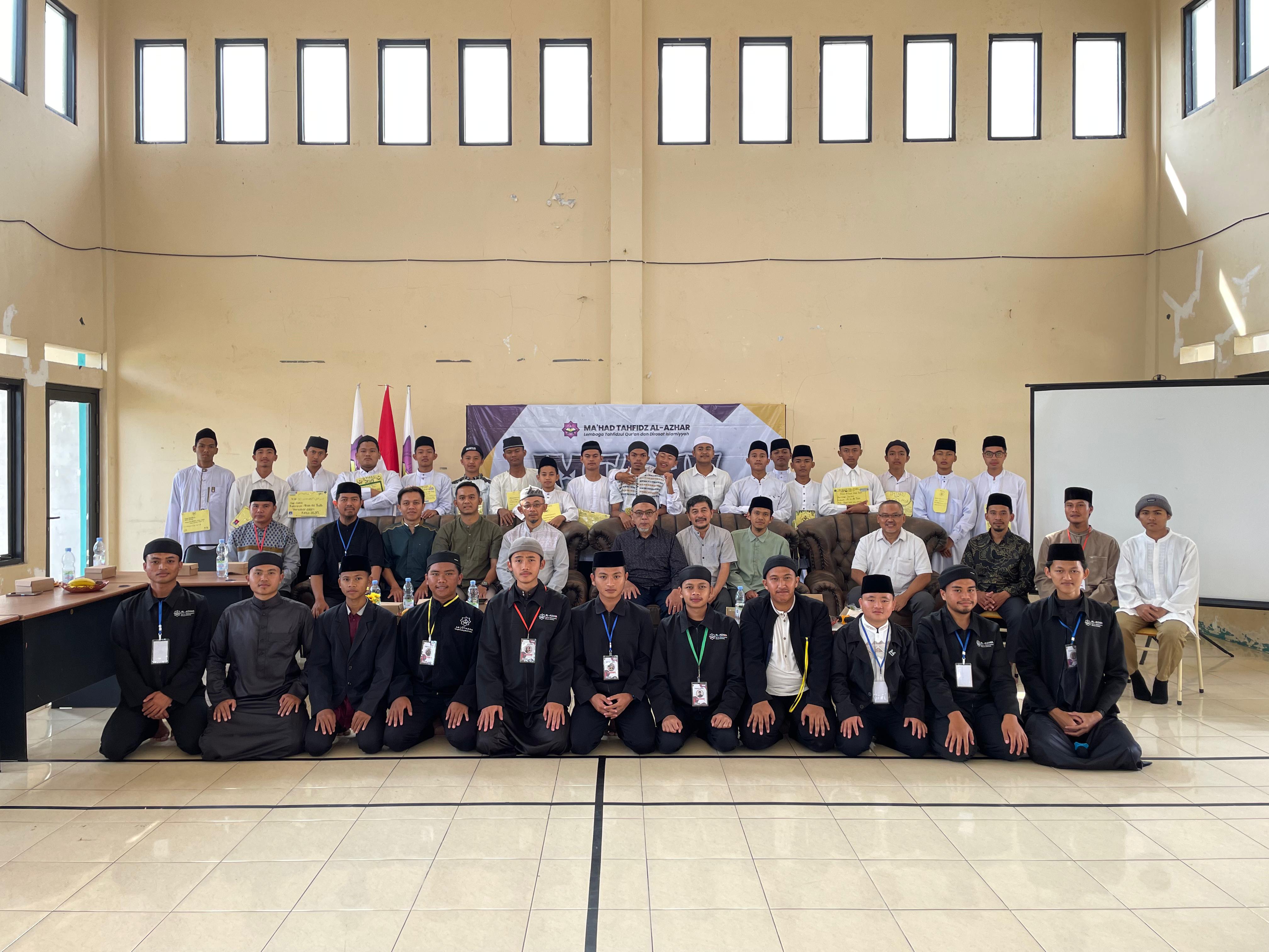 Mahasantri Baru Ma'had Tahfidz Al-Azhar Cikijing Digratiskan
