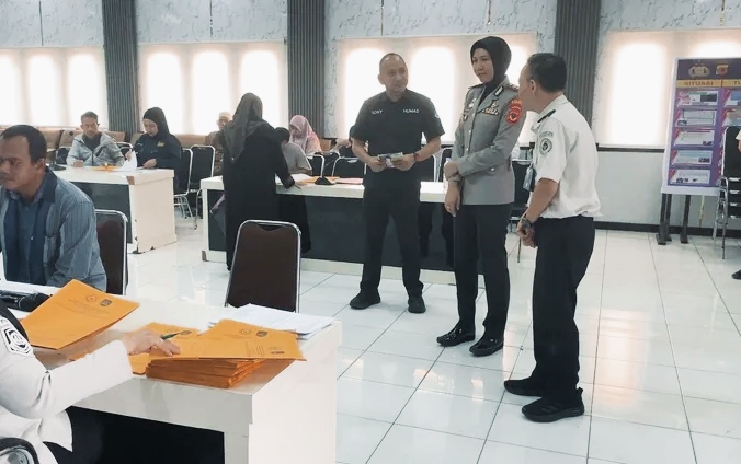 Layanan Paspor Keliling di Polres Majalengka Diserbu Warga, Kuota 25 Pemohon per Hari Tak Mencukupi