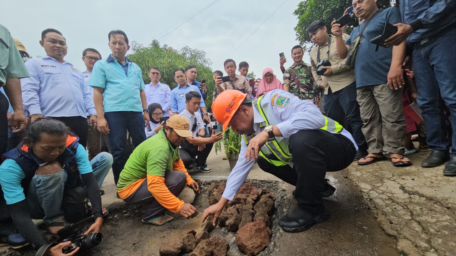 Mantap, CSR 4 Perusahaan Rp200 Juta Untuk Program Pembangunan Jalan Bersama Industri (PJBI)