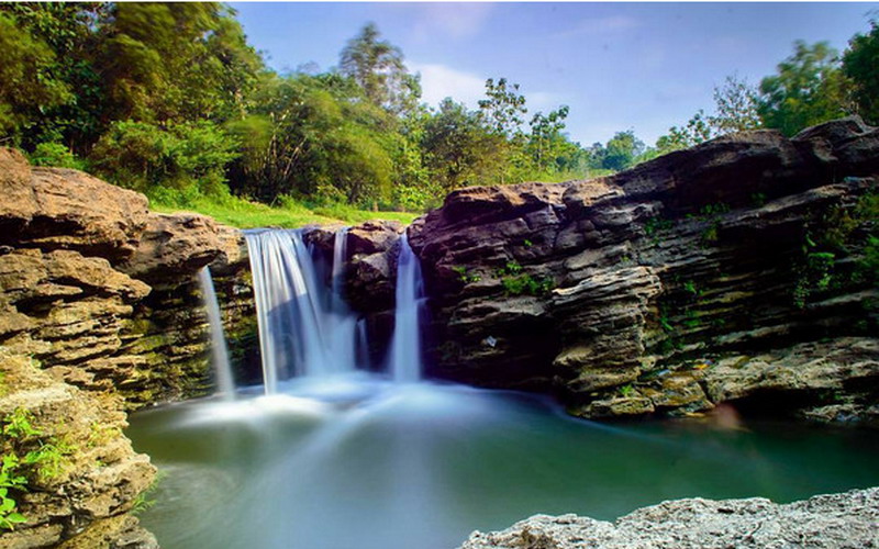 Objek Wisata Air Terjun Kedung Grujug di Sragen yang Bikin Betah Lama-lama Bermain Air