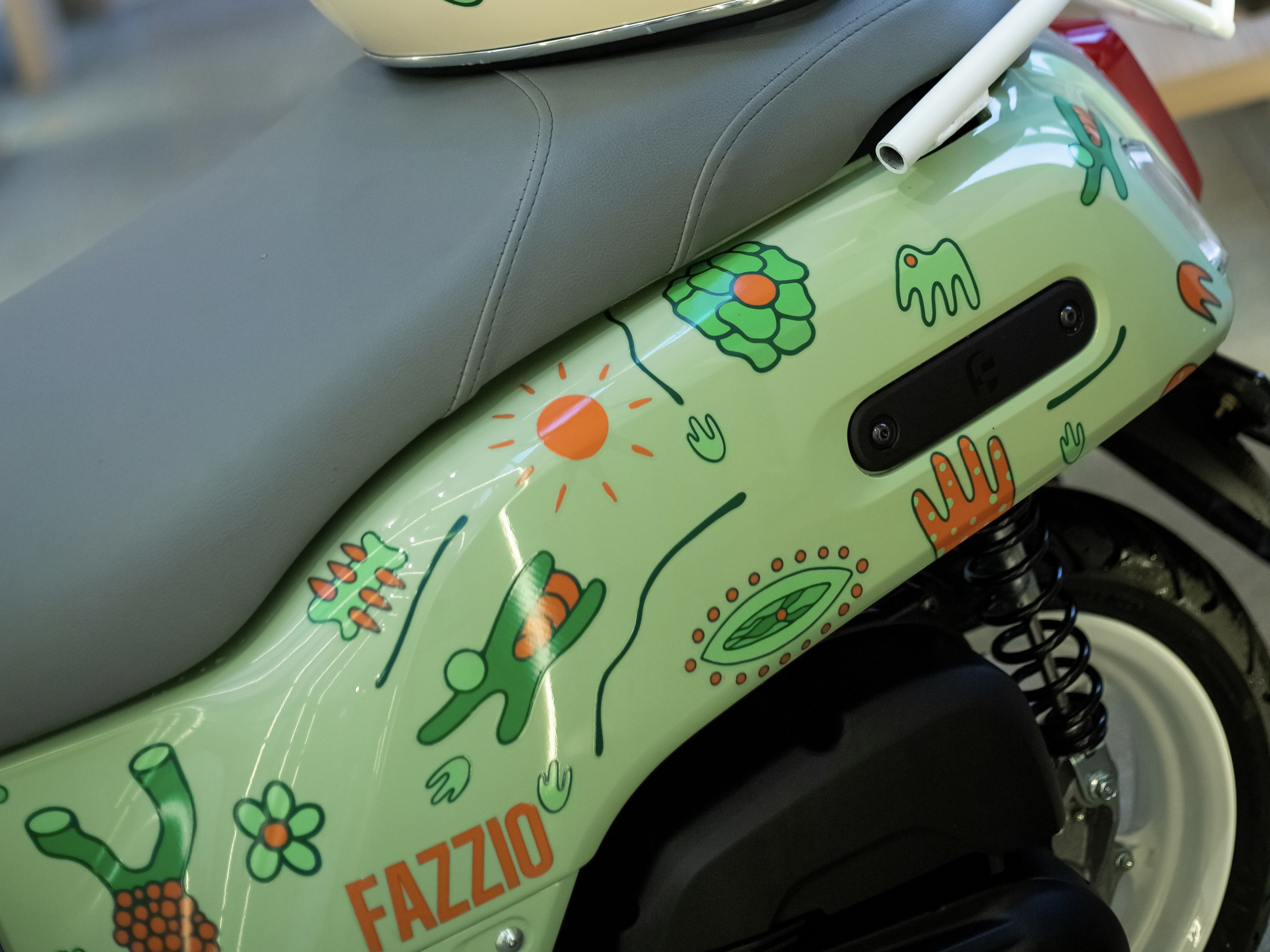 Modal Sticker Bertema Mikroorganisme Bikin Fazzio Hybrid Jadi Tampil Lebih Manis Sekaligus Kalcer