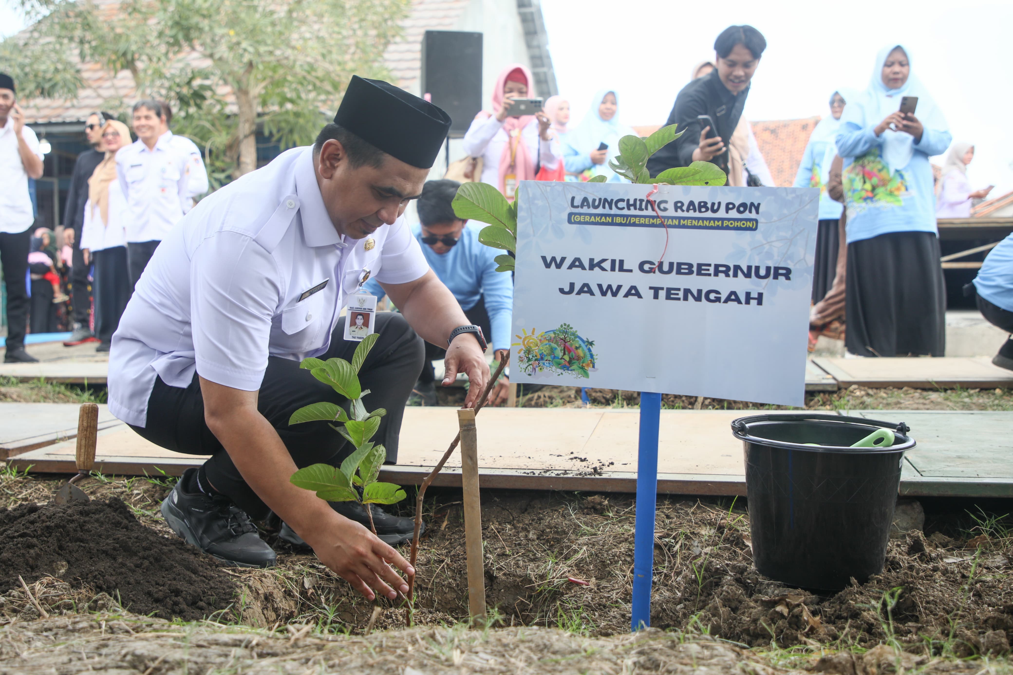 Pemprov Jateng Luncurkan Program Rabu Pon: Gerakan Ibu Menanam untuk Ketahanan Pangan Keluarga