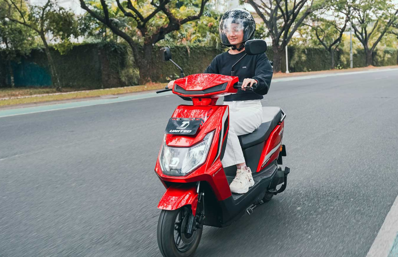 Budget Rp55 Ribu Bisa Bawa Motor Listrik United MX 1200 Li, Kendaraan yang Cocok untuk Ojol dan Tembus 180 KM