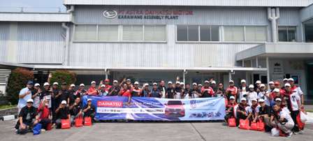 Sahabat Daihatsu Official Club Kunjungi Pabrik Perakitan Mobil di Karawang