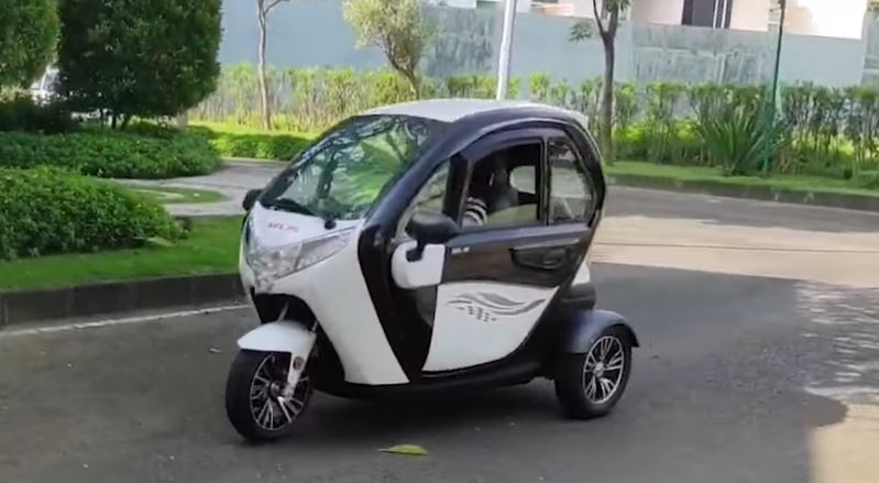 Gak Kena Ujan dan Panas, Kredit Motor Listrik Roda Tiga Solaris R-3 Balis Angsuran Perbulannya Cuma 1 Jutaan?