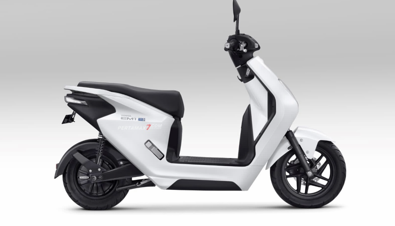 Sekali Isi Daya Bisa Tempuh 100 KM, 4 Rekomendasi Motor Listrik Matic untuk Ojol Makin Irit dan Produktif