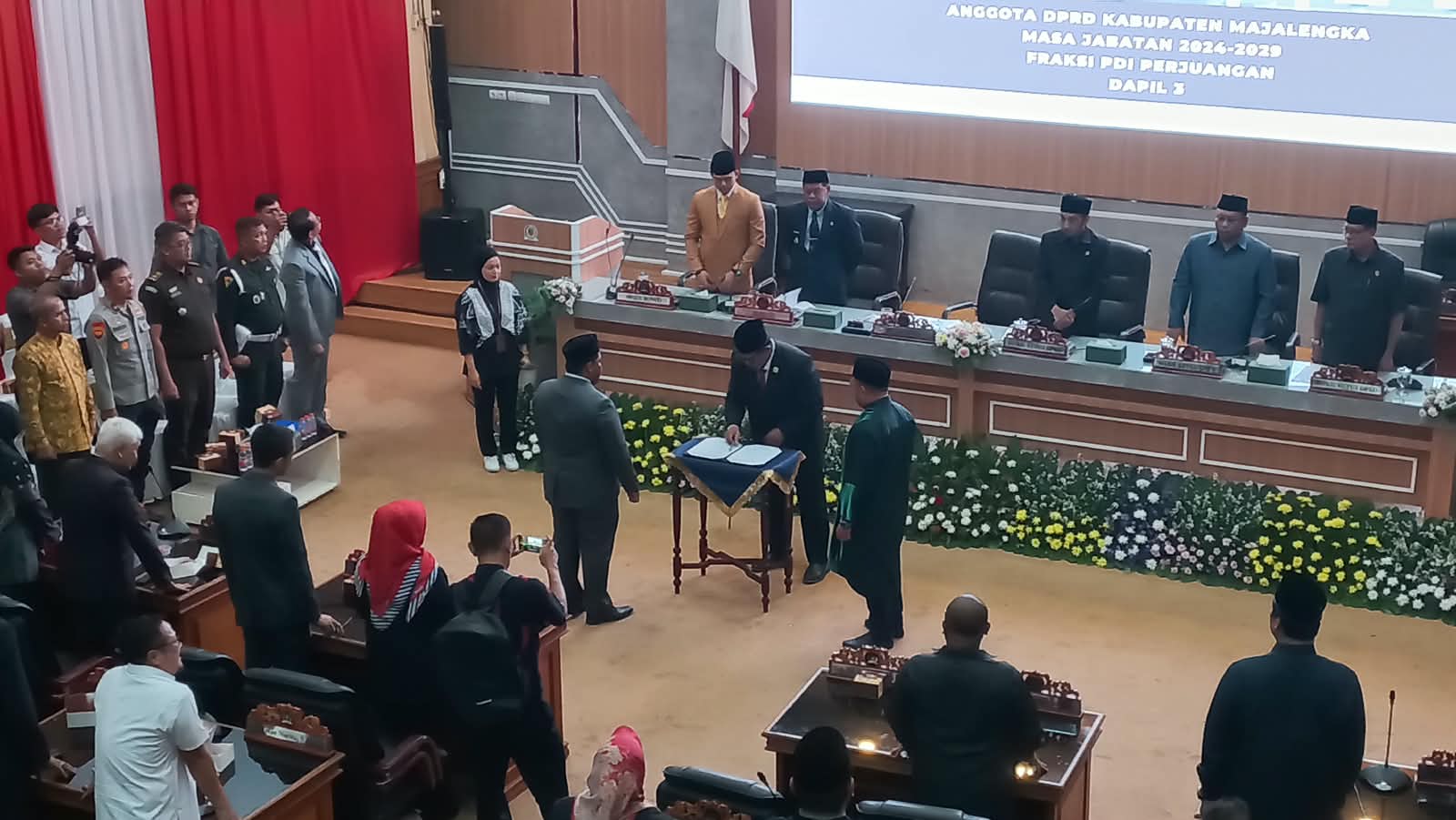 Sandi Fahmi Fatwa Dilantik Jadi Anggota DPRD Majalengka, Isi Kursi PAW Fraksi PDIP