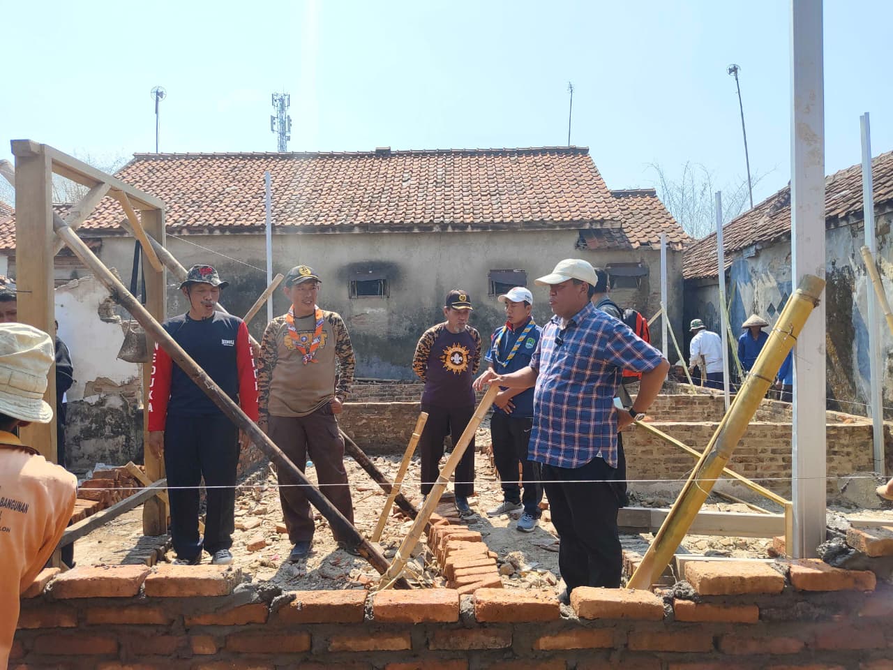 Sukses Kolaborasi Program Rutilahu Dengan Baznas, Kwarcab Majalengka Diganjar Penghargaan Lencana Karya Bakti