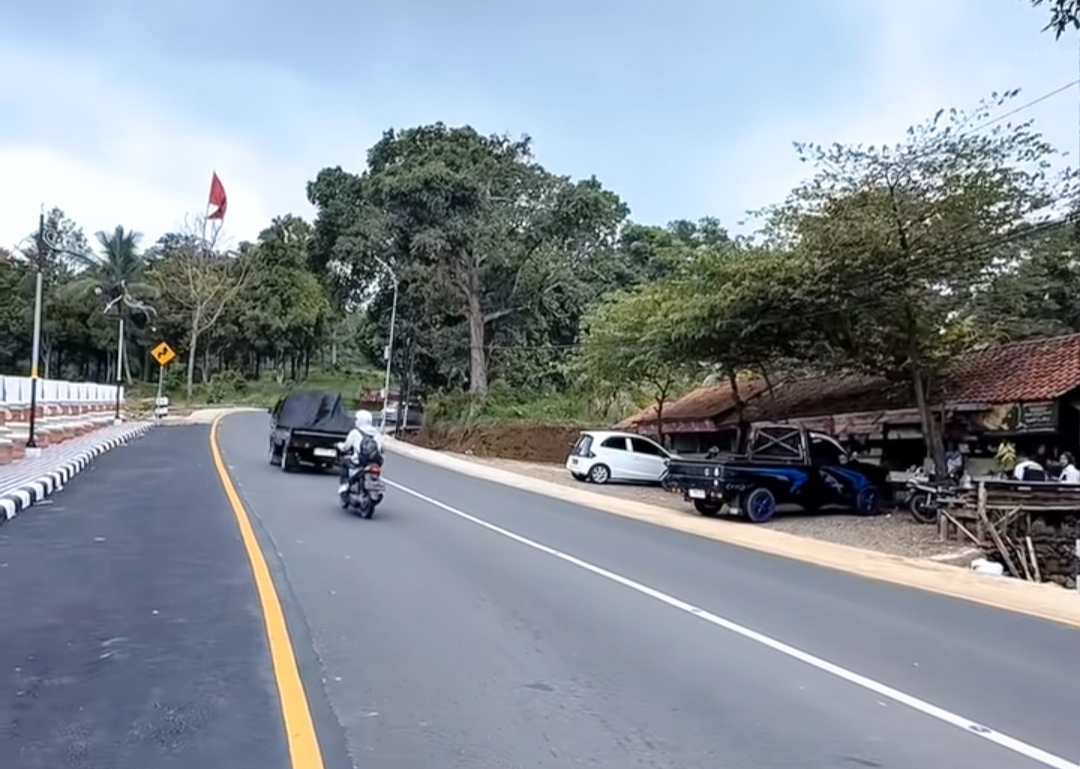 Bupati Eman Suherman Tinjau Jalan Provinsi di Majalengka Mulus 