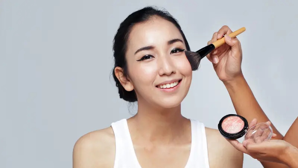 Tips Memilih Makeup untuk Kulit Kuning Langsat, Tampil Sempurna dan Percaya Diri