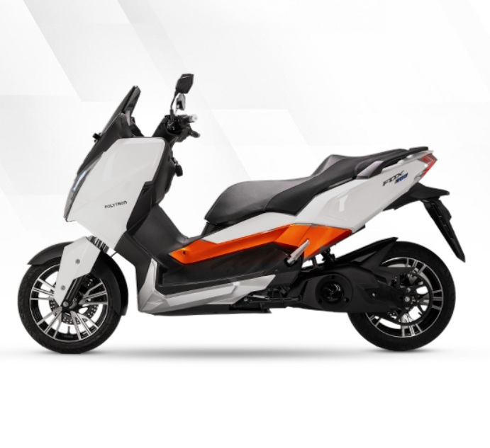 Motor Listrik Polytron Desain Mirip NMAX, Cicilan Ringan Mulai 700 Ribuan Saja