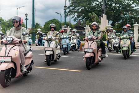 Ribuan Pengendara Grand Filano Hybrid Secara Serentak Tampil Stylish dan Berbagi Kebaikan di Seluruh Indonesia