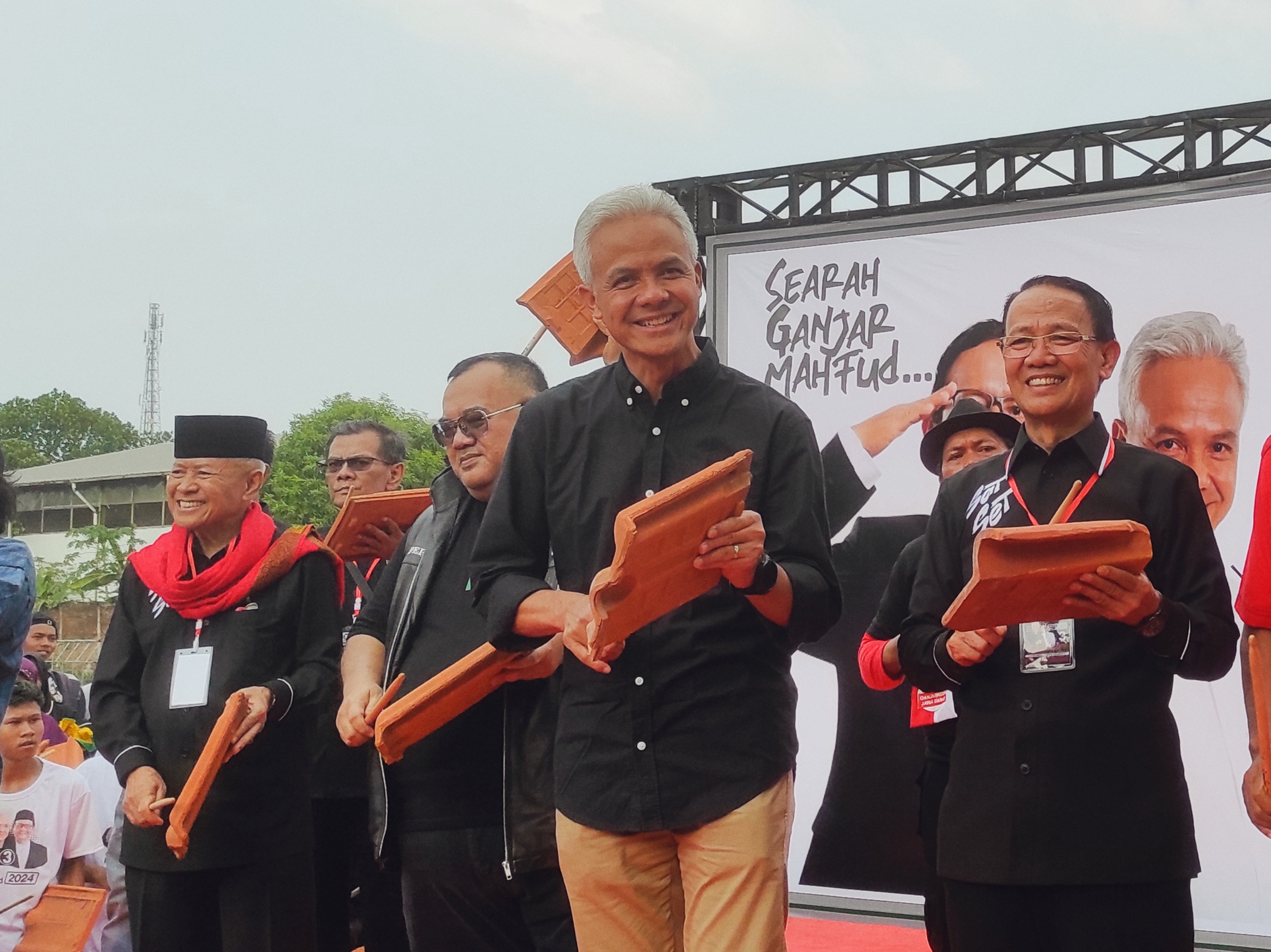 Ganjar Pranowo Kagum Dengan Kesenian Rampak Genteng Majalengka