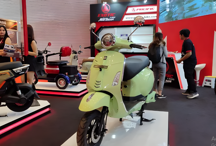 4 Rekomendasi Motor Listrik Murah Mirip Vespa, Harganya Gak Lebih dari Rp10 Juta Bisa Dibawa Keliling Kota