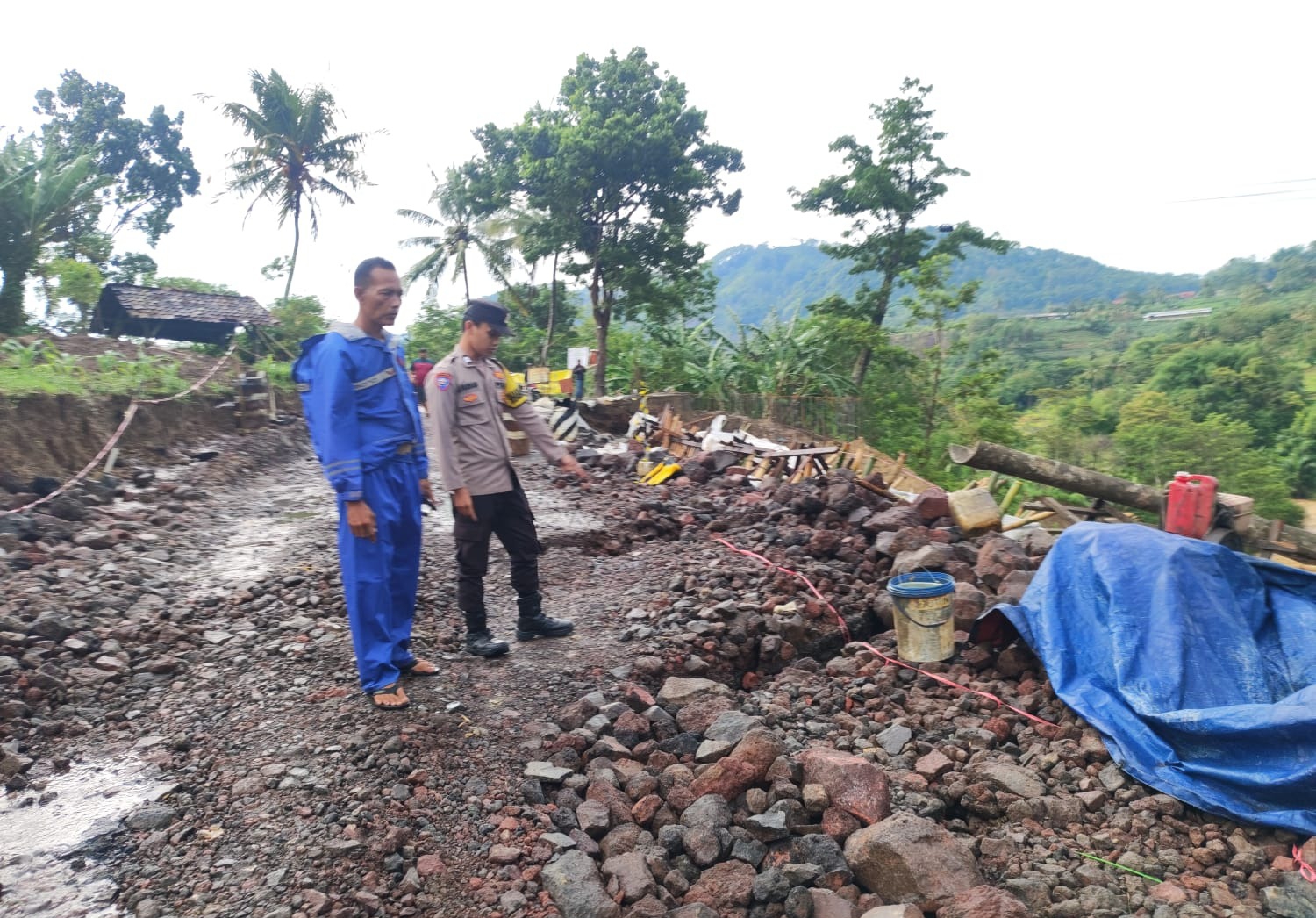 ﻿Pergerakan Tanah, Jalur Bantarujeg-Talaga Buka Tutup