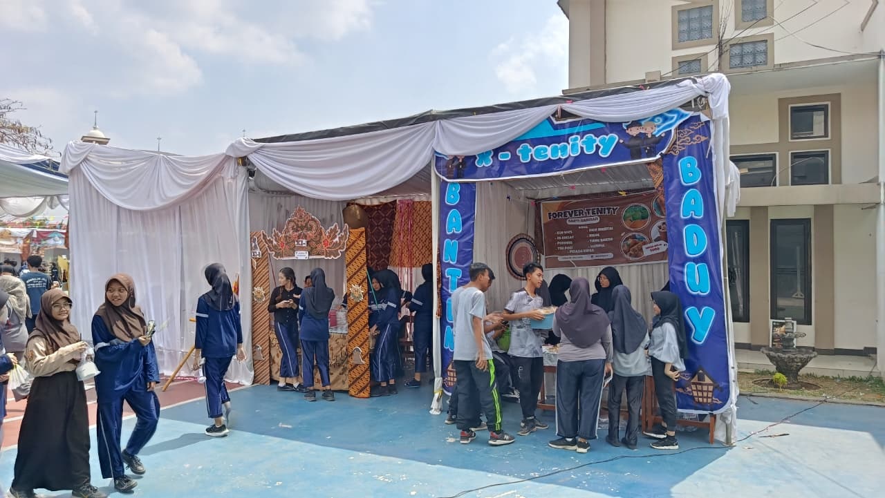 Semarak HUT Ke-64 Smansa, dari Bazar hingga Aksi Sosial