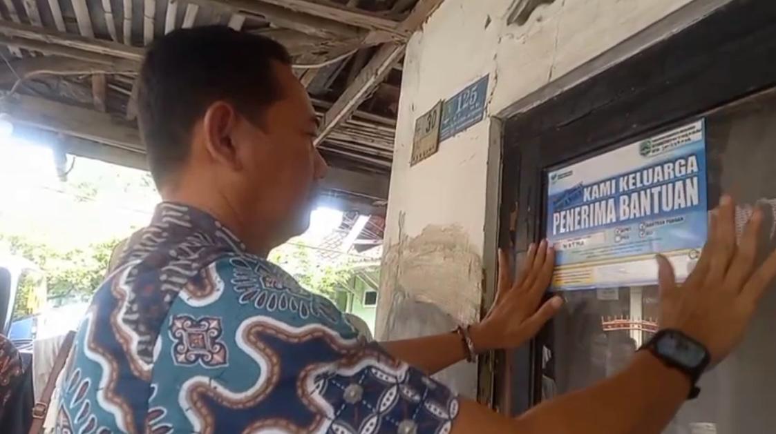 Pemkab Majalengka Wajibkan Stiker Rumah Penerima Bansos demi Transparansi dan Ketepatan Sasaran