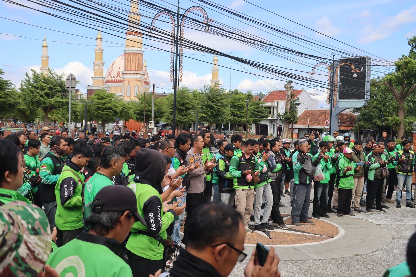 Komunitas Ojol Doa Bersama Bentuk Solidaritas Alm Affan Kurniawan