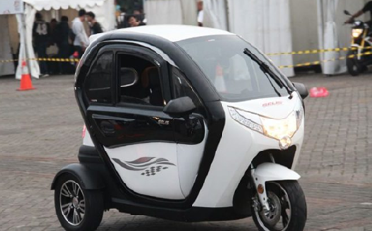 Promo Kredit Selis New Balis! Motor Listrik Roda Tiga Keluarga, Cicilan Super Ringan Rp561 Ribu