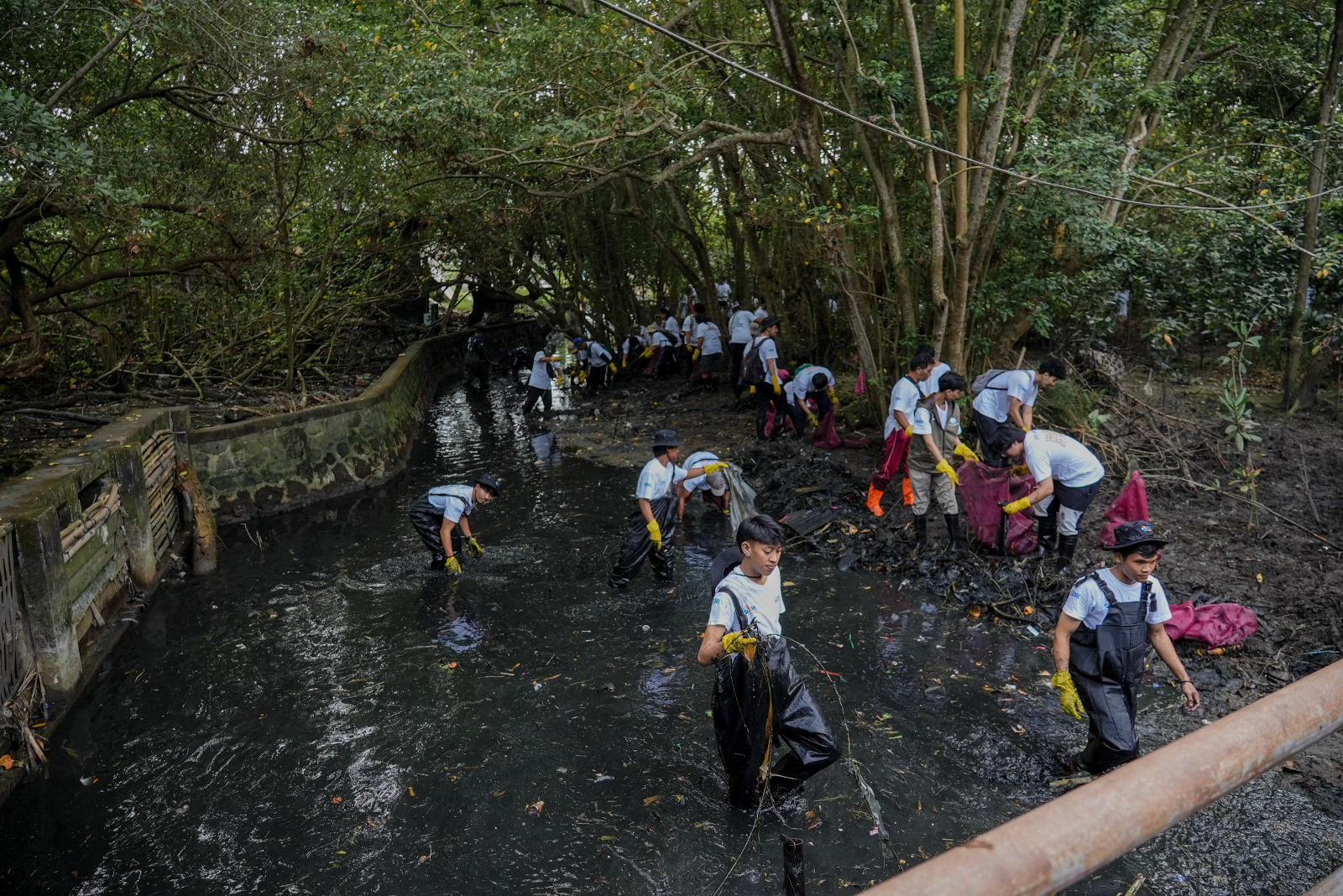 Peringati Hari Sungai Nasional, BRI Jaga Ekosistem Lewat Bersih-Bersih Sungai dan Kesadaran Pengelolaan Sampah
