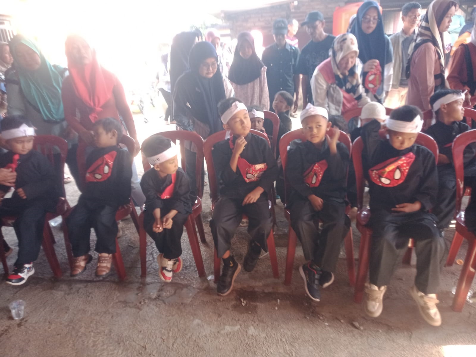 24 Anak Ikuti Khitanan Massal yang Digelar Pemdes Waringin