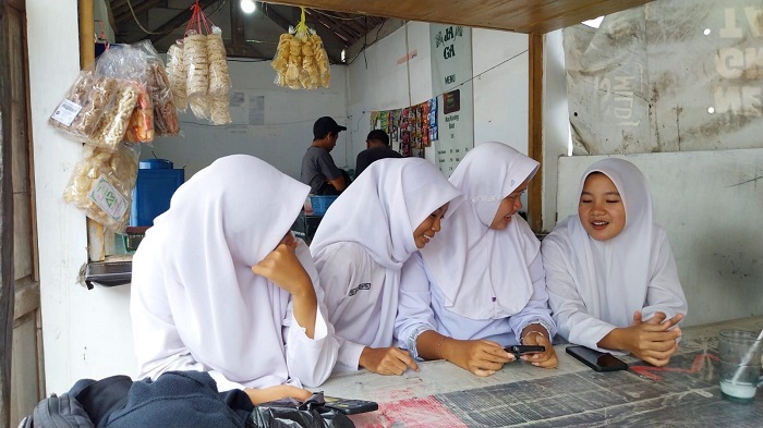 Program MBG Berdampak pada Omzet Pedagang Kantin Sekolah 