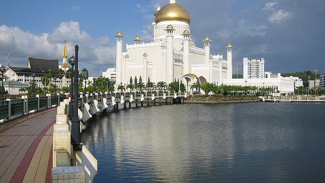 Yuk Intip Standar Gaji Pabrik di Brunei Darussalam