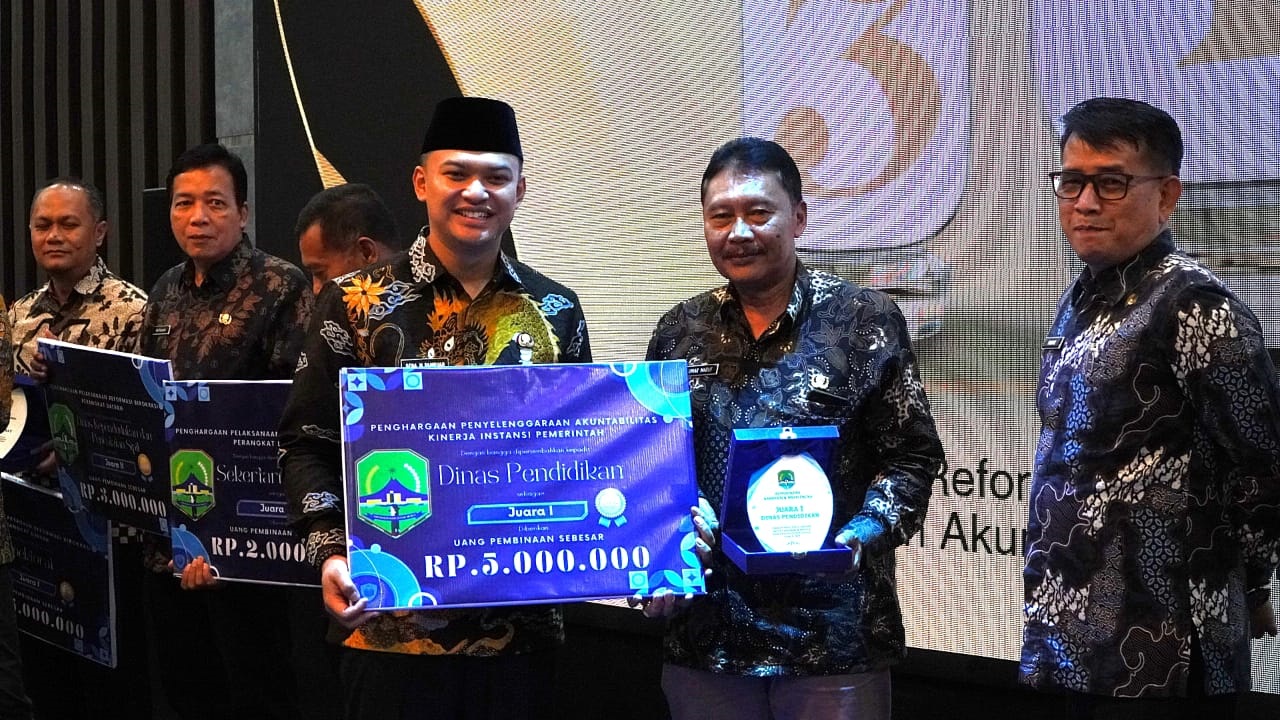 MANTAP! Disdik Majalengka Raih Juara I SAKIP 