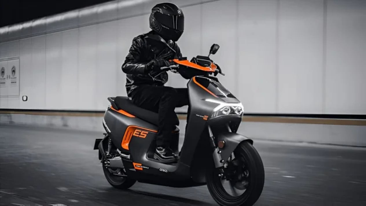 Ada Buatan Indonesia, Ini 7 Motor Listrik dengan Jarak Tempuh Terjauh Tembus 300 Km, Siap Dipakai Touring!