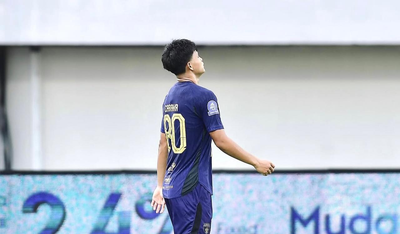 Drama! Persib Bandung vs Persita Tangerang, Hokky Caraka Jadi Kiper Dadakan