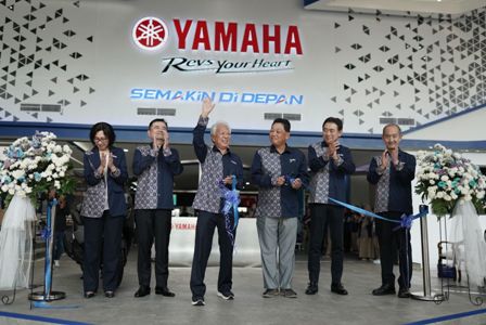 Komitmen Meningkatkan Pelayanan Bagi Konsumen, Yamaha Premium Dealer Hadir di Momen Perayaan Ulang Tahun ke-50