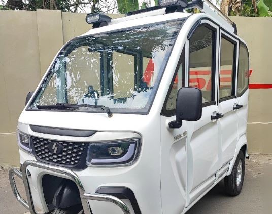 Lega & Ber-AC! Berikut Spesifikasi & Harga Motor Listrik Roda Tiga Selis Bromo Kabin Tertutup