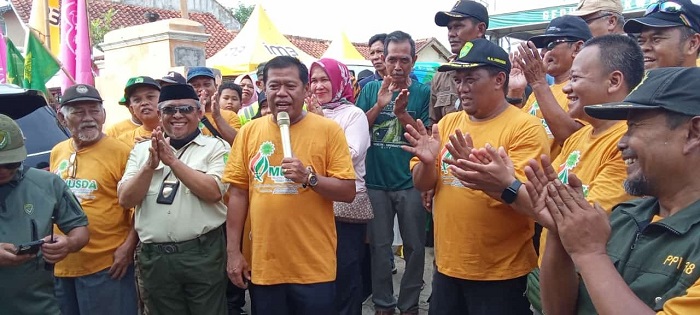 Bupati Terpilih Eman Lepas Peserta Jalan Sehat Persis