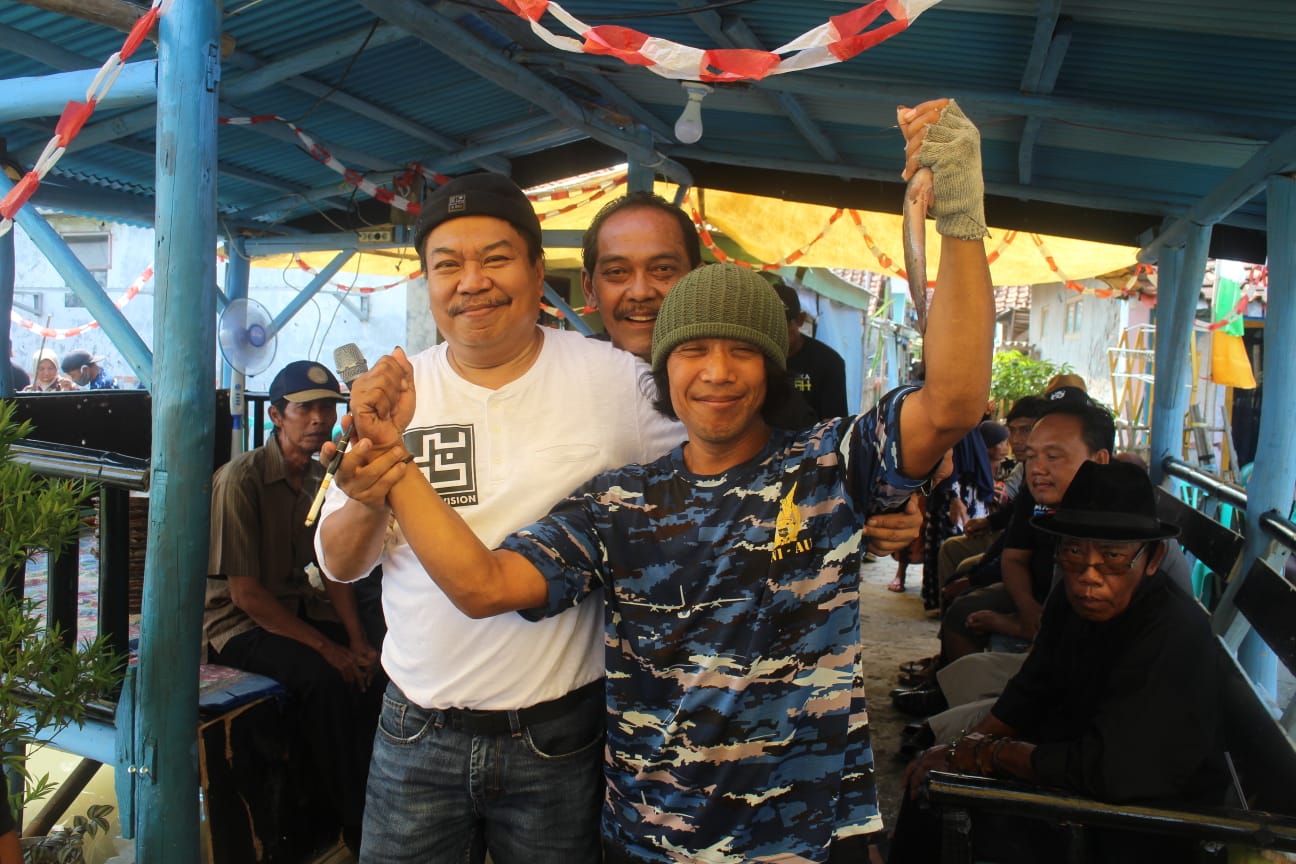Semarakan HUT ke- 77 Kemerdekaan RI, Kang Nana Mancing Bersama Warga Gandawesi