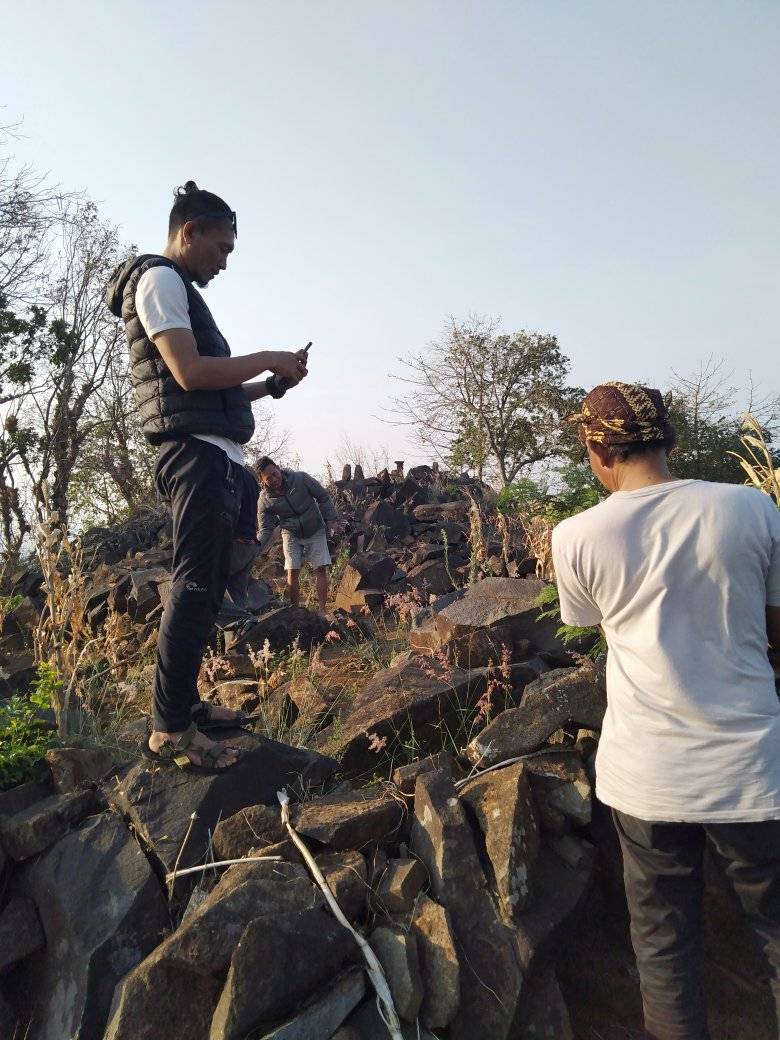 Ditemukan Gunung Batu Mirip Gunung Padang