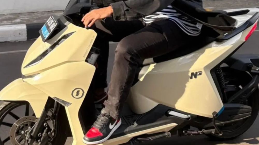 Motor Listrik UwinFly M110G Murah Rasa Premium, Tenaga 3000W Tembus 100 Km dan Fitur Modern Praktis