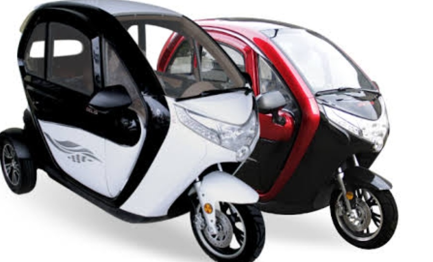 Motor Listrik Roda 3 Harga Terbaik 2025, Dapatkan Kabin Tertutup Anti Hujan dan Varian Bak Terbuka yang Lega