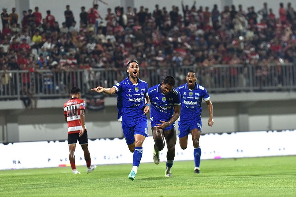 Persib Bandung Tumbangkan Madura United, Thom Haye Pecah Telur