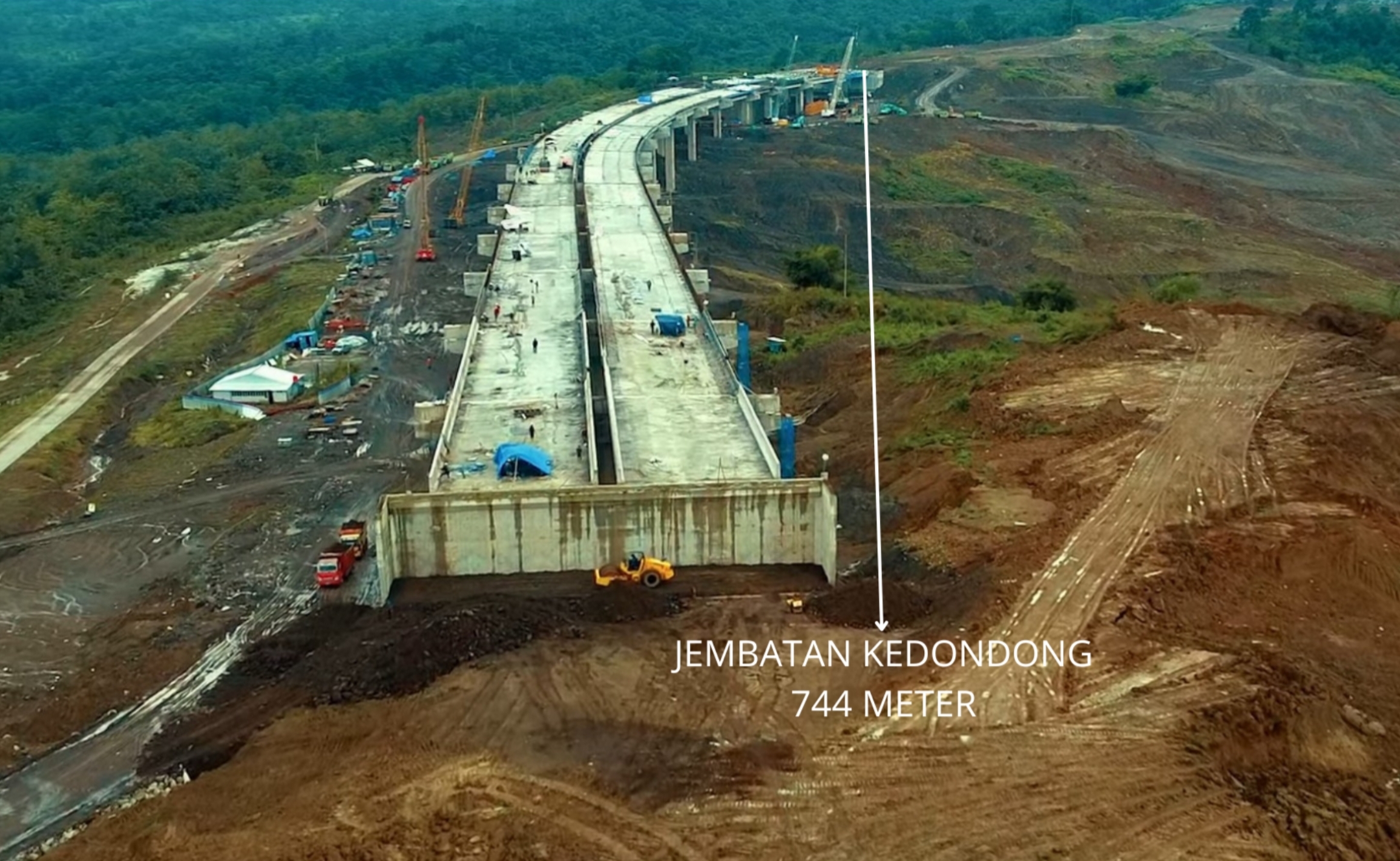 MELIHAT Lagi Jembatan Terpanjang di Tol Cisumdawu yang Baru Saja Tersambung, Panjangnya 744 Meter