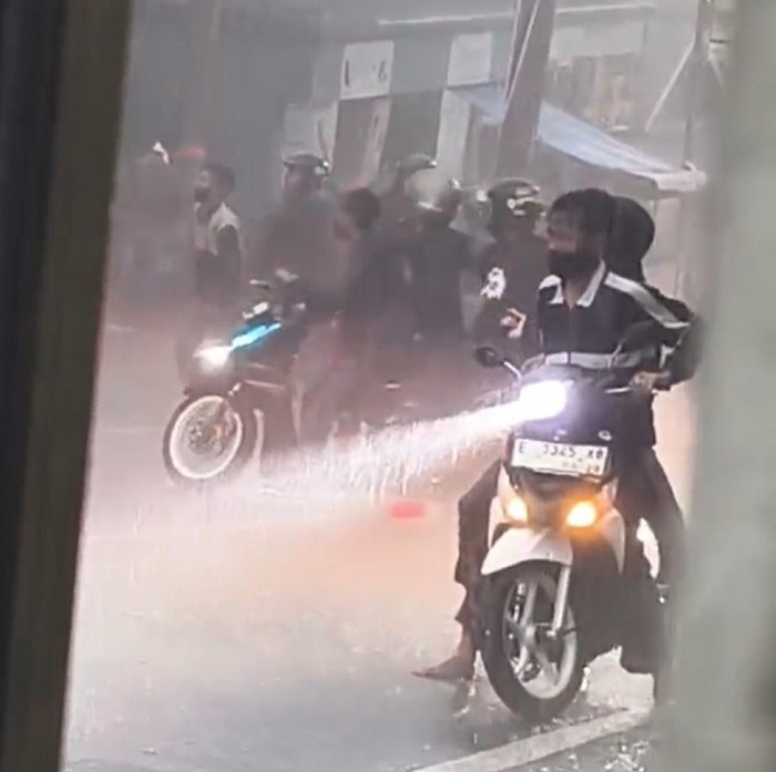 Viral! 14 Pelajar Diamankan Polisi Berikut Barang Bukti Berupa Sajam