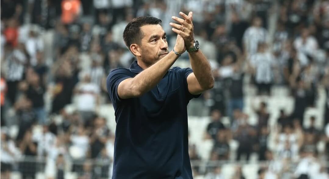 Dirumorkan Jadi Pelatih Timnas, Ini Dia Sederet Tim yang Pernah Dilatih Oleh Giovanni van Bronckhorst