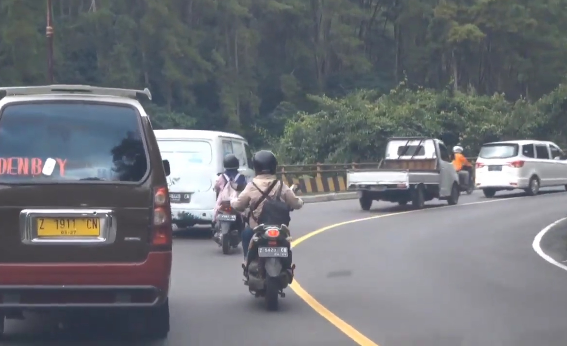 WOW! Jalan Cadas Pangeran Ramai Lagi setelah TOL CISUMDAWU Bertarif, Publik Merasa Kemahalan