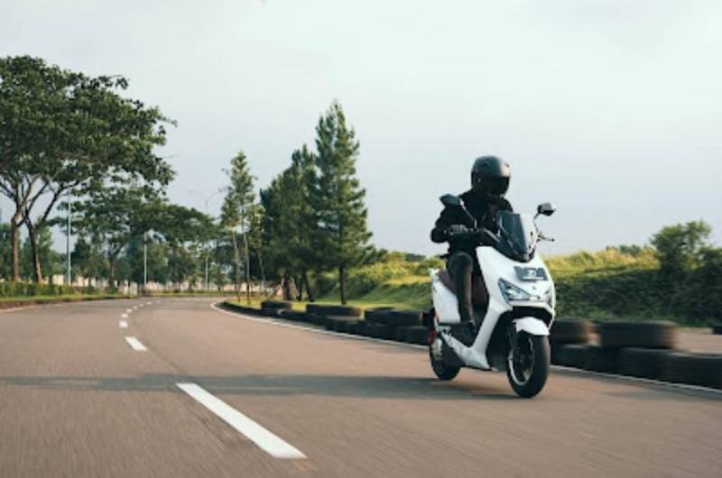 Produk Buatan Indonesia, Ini Deretan Motor Listrik Mirip Yamaha XMAX dengan Spek Premium & Fitur Canggih