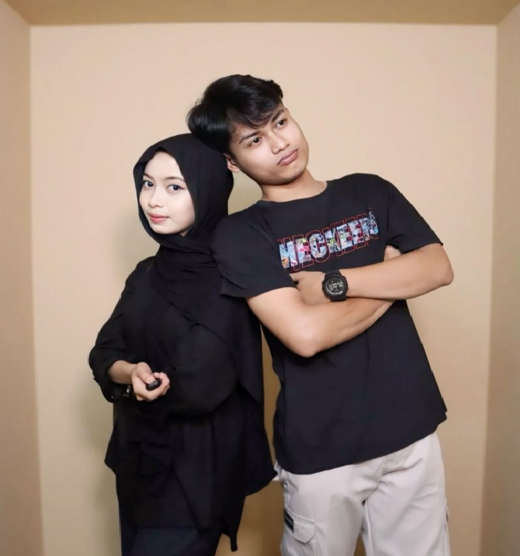 Kumpulan Prompt Gemini AI Foto Mesra Bareng Pasangan, Mulai Konsep Studio Foto Hingga Pantai dengan Sunset