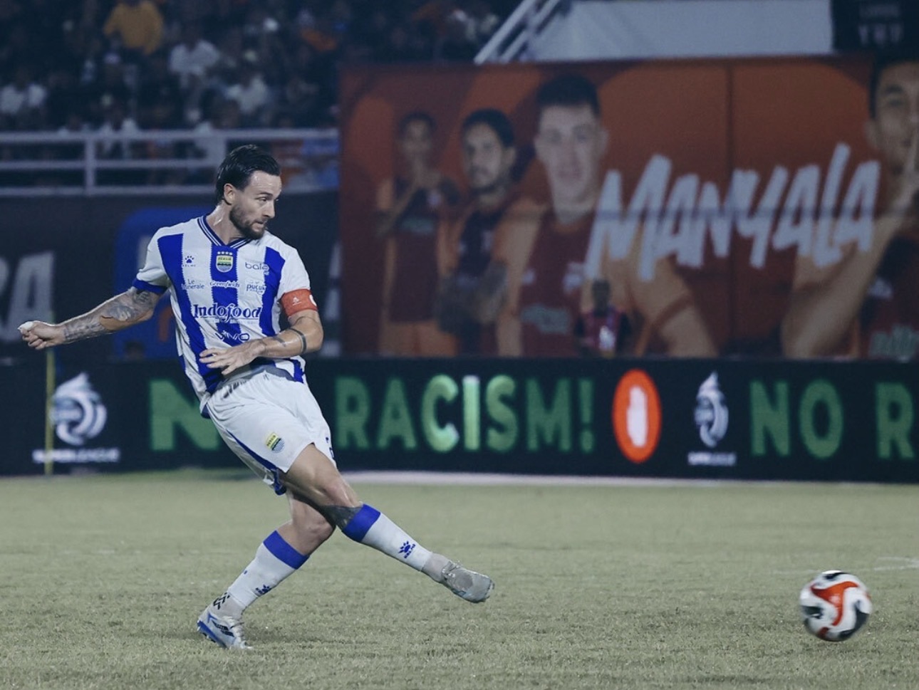 Persib Bandung vs Borneo FC Imbang 1-1, Lebaran di Puncak Klasemen